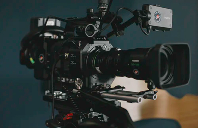 宣传片制作中字体对整体气氛有何影响？