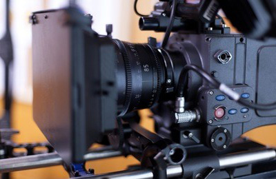 电子产品广告片拍摄公司：用影像还原科技温度，让每一次亮相都成为品牌高光时刻